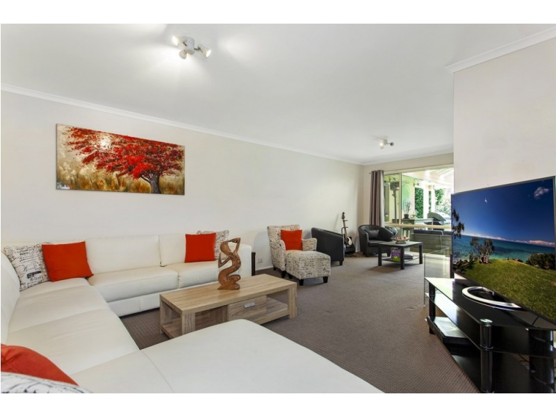 77 Thames Drive, Erina NSW 2250