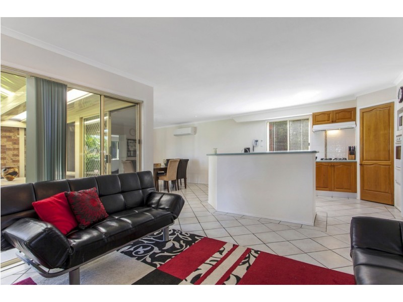 77 Thames Drive, Erina NSW 2250