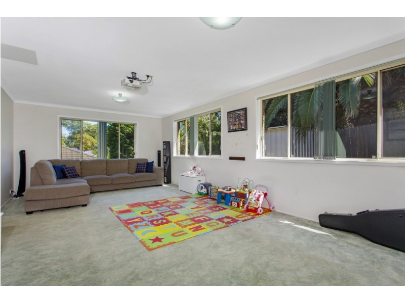 77 Thames Drive, Erina NSW 2250