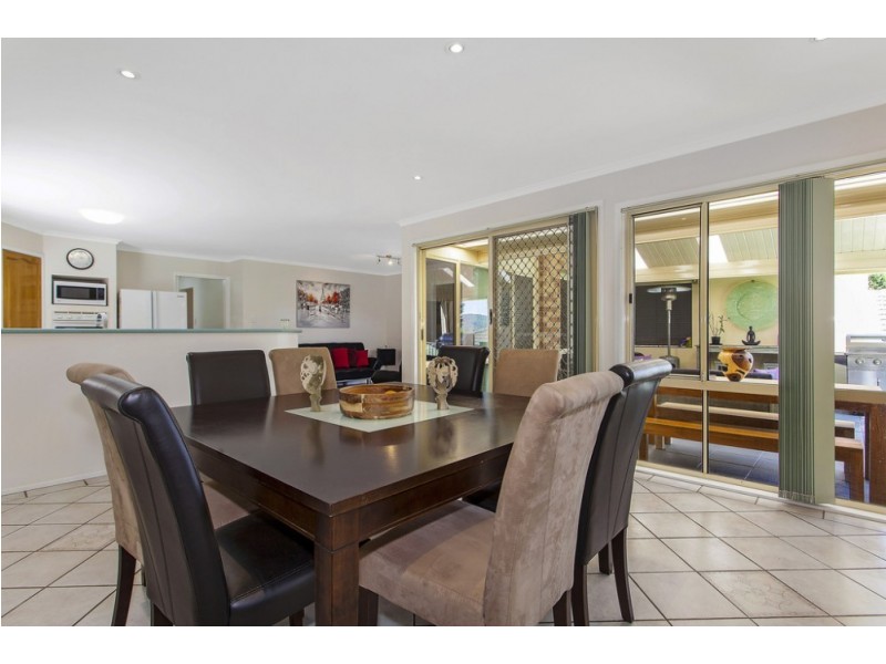 77 Thames Drive, Erina NSW 2250