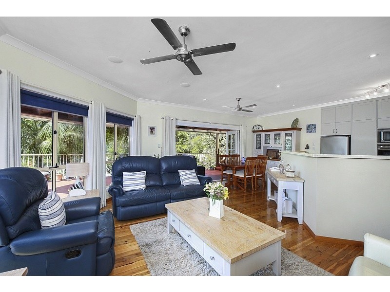 98 Ridgway Road, Avoca Beach NSW 2251