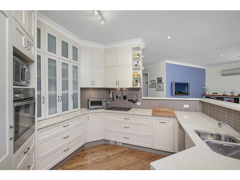 98 Ridgway Road, Avoca Beach NSW 2251