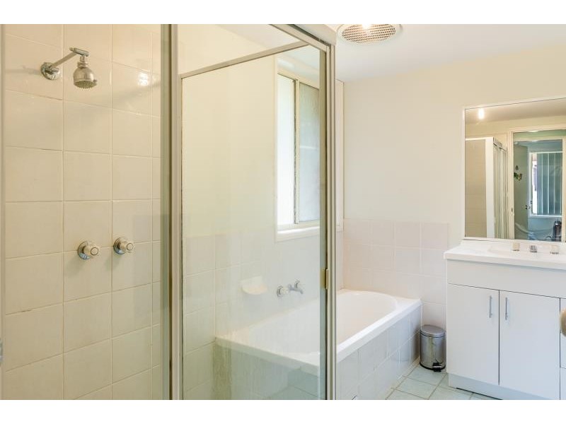 95 James Sea Drive, Green Point NSW 2251