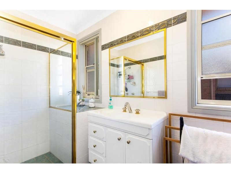 2/4 Havenview Road, Terrigal NSW 2260