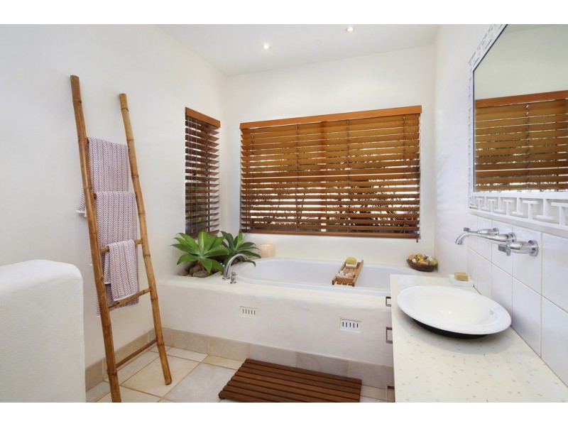 11 Remembrance Drive, Wamberal NSW 2260