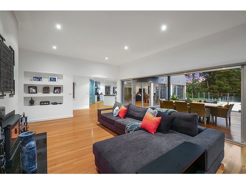 24 Townsend Avenue, Avoca Beach NSW 2251