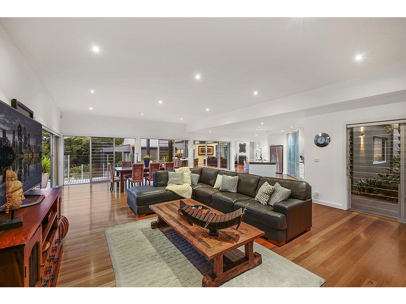 24 Townsend Avenue, Avoca Beach NSW 2251