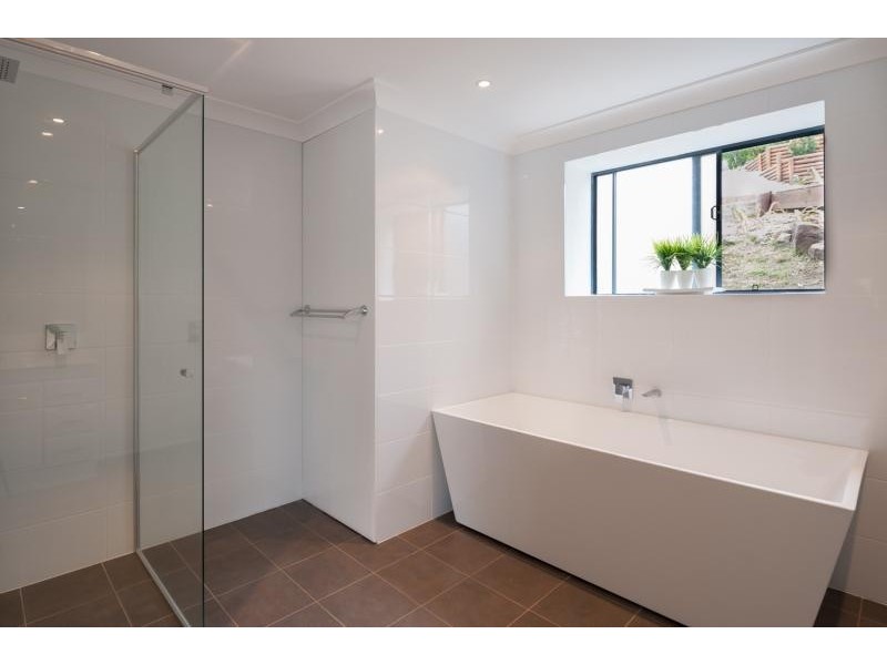 6 Parry Avenue, Terrigal NSW 2260