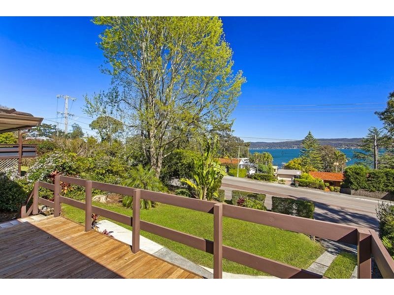 286 Avoca Drive, Green Point NSW 2251