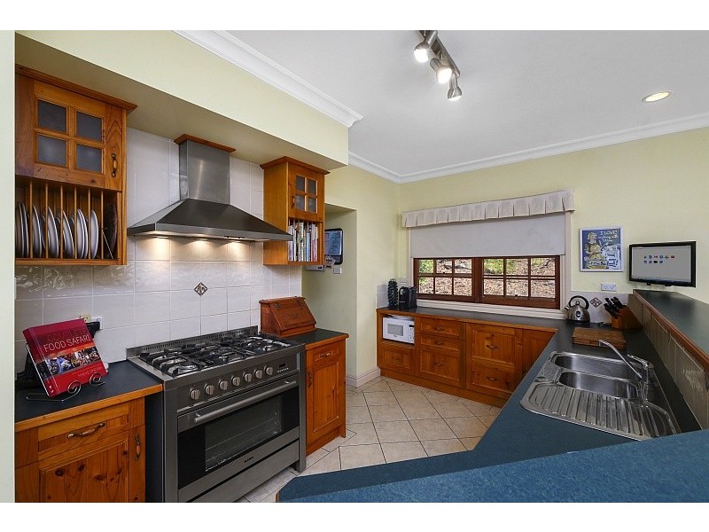 18 Charles Kay Dr, Terrigal NSW 2260