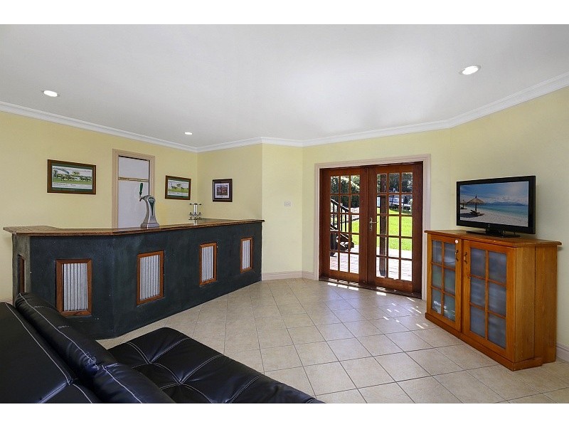 18 Charles Kay Dr, Terrigal NSW 2260