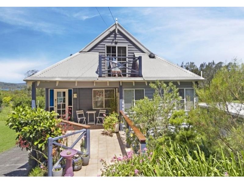 64 Broadwater Drive, Saratoga NSW 2251