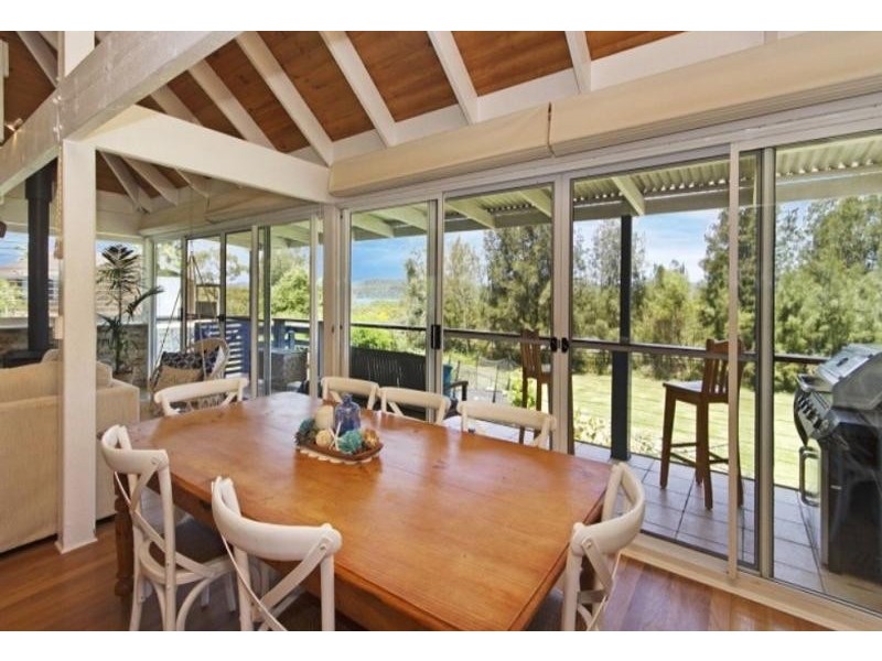 64 Broadwater Drive, Saratoga NSW 2251