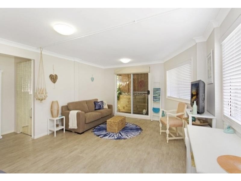 64 Broadwater Drive, Saratoga NSW 2251