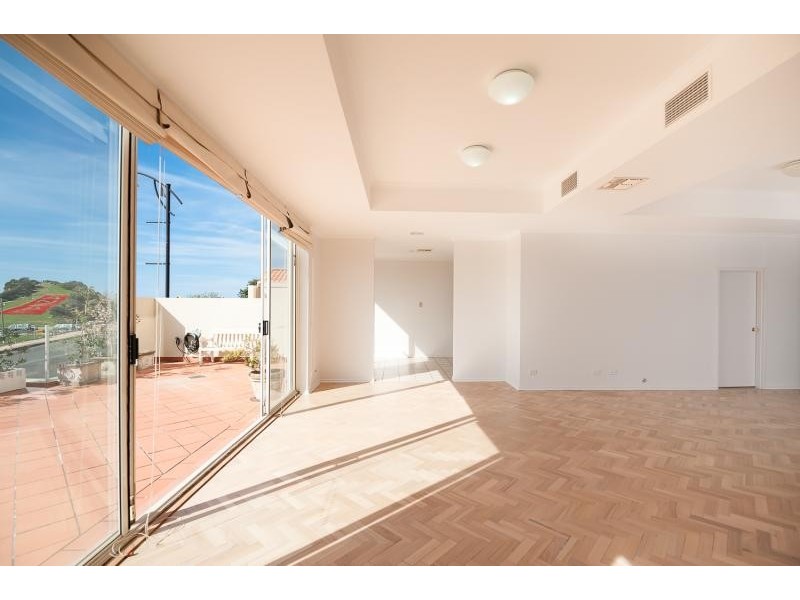 4/2 Terrigal Esplanade, Terrigal NSW 2260