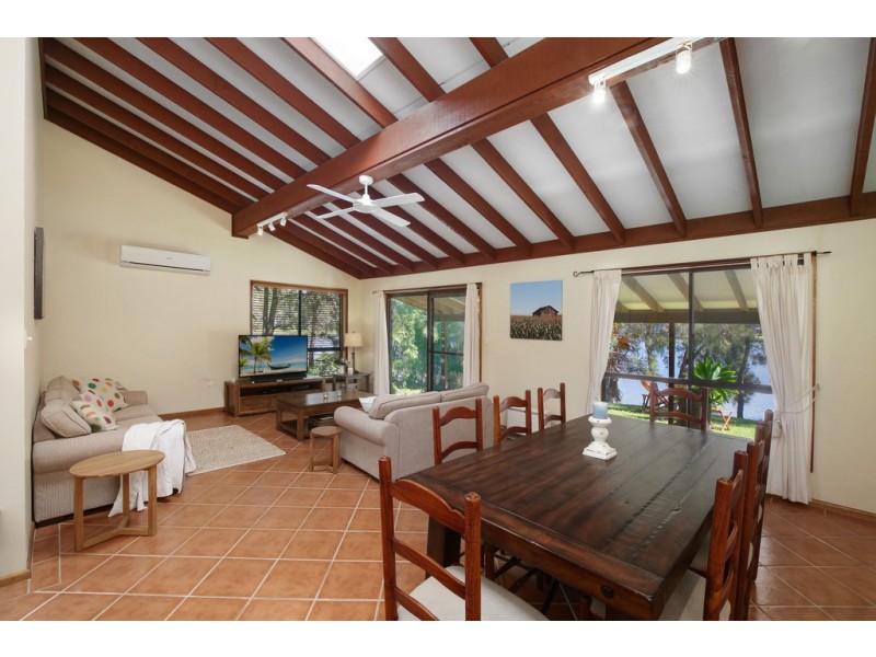 61a The Round Drive, Avoca Beach NSW 2251