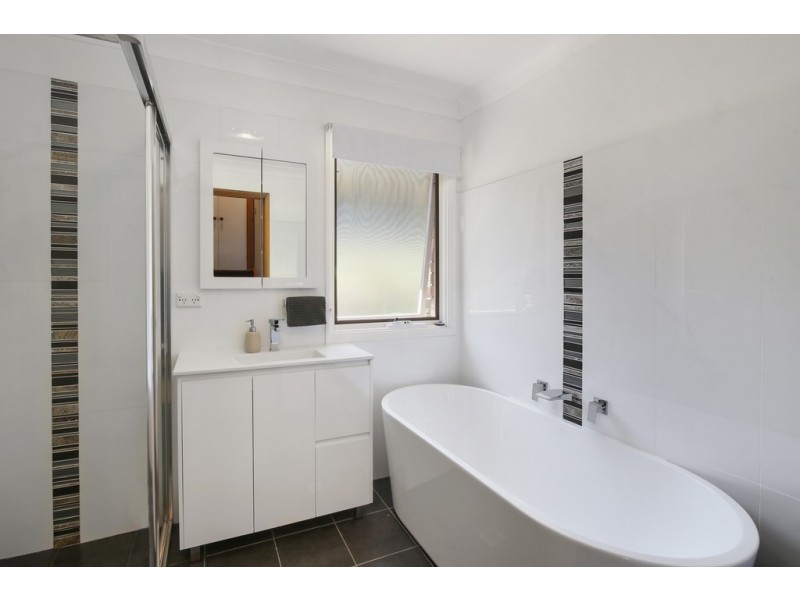 52 Carolina Park Road, Avoca Beach NSW 2251