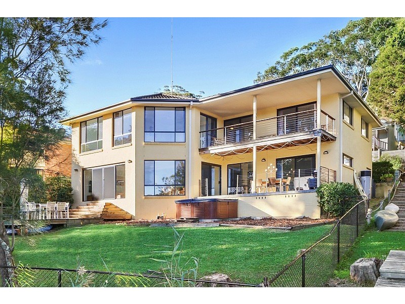 69a The Round Drive, Avoca Beach NSW 2251