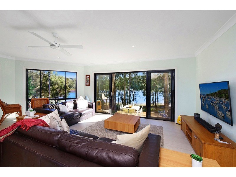 69a The Round Drive, Avoca Beach NSW 2251