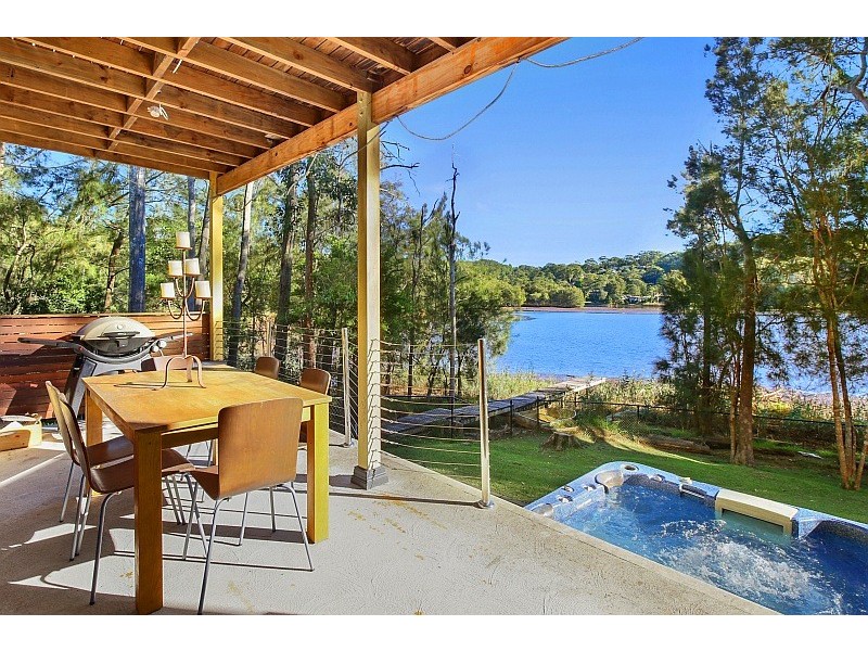 69a The Round Drive, Avoca Beach NSW 2251