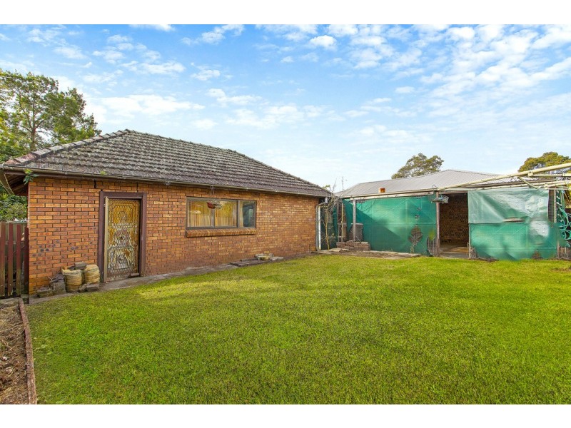 1 Craigend Street, Wyoming NSW 2250