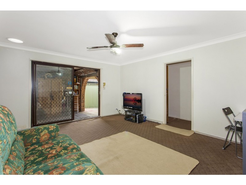 1 Craigend Street, Wyoming NSW 2250