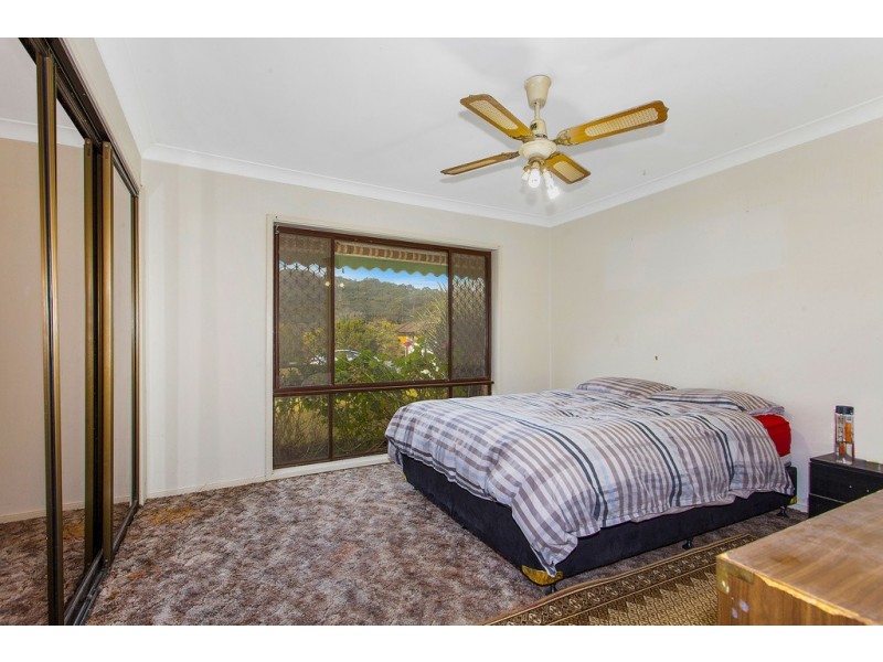 1 Craigend Street, Wyoming NSW 2250