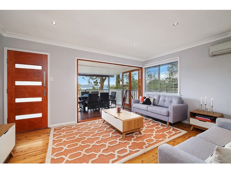 25 Broadwater Drive, Saratoga NSW 2251