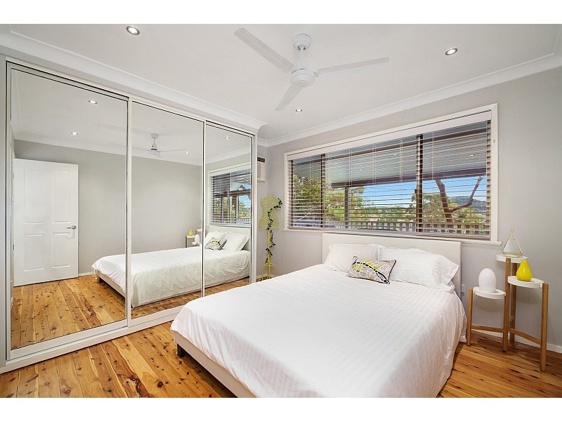 25 Broadwater Drive, Saratoga NSW 2251