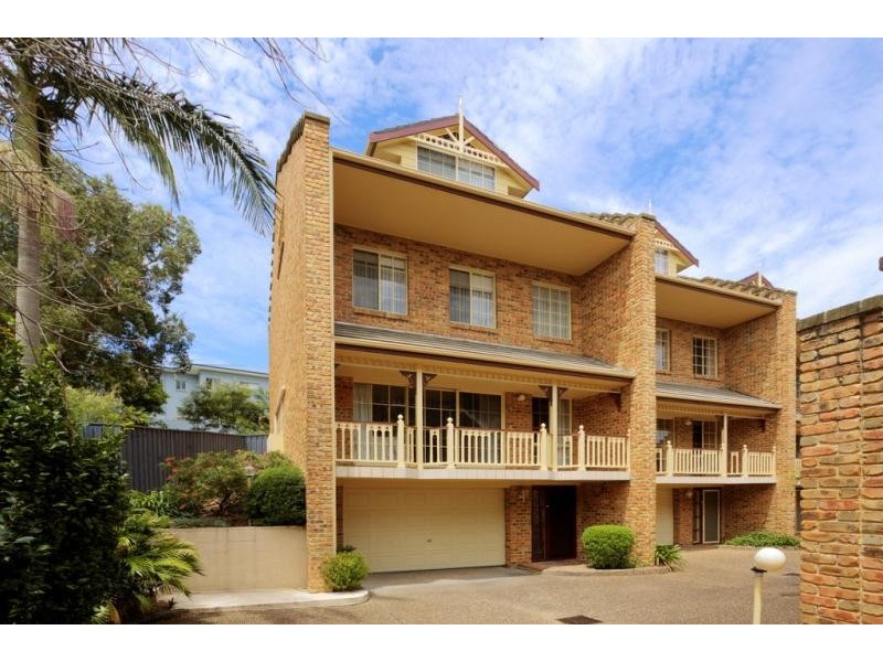 1/10 Whiting Avenue, Terrigal NSW 2260