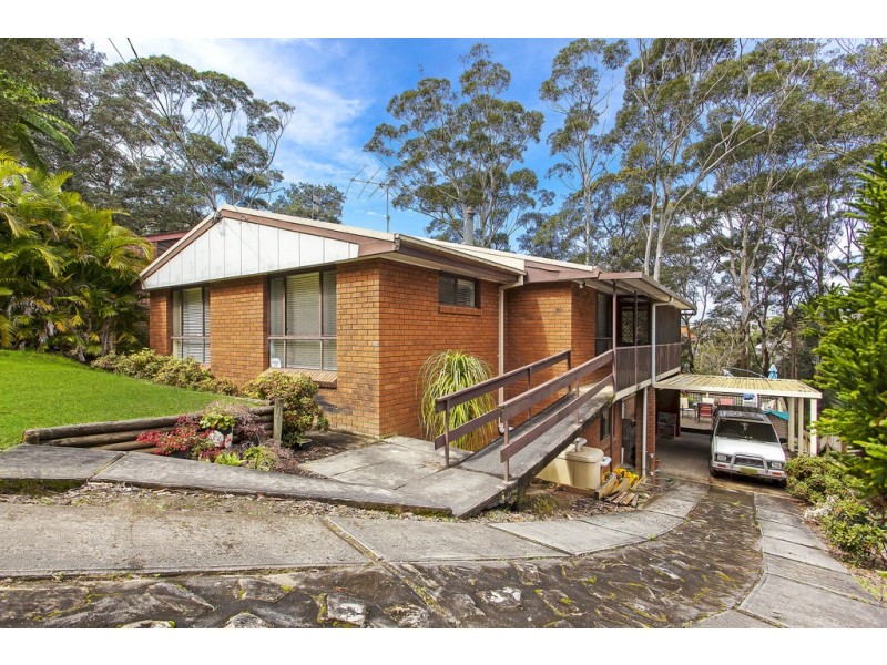 124 Lake Shore Drive, North Avoca NSW 2260