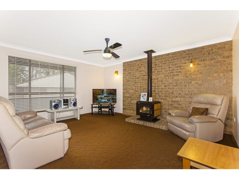 124 Lake Shore Drive, North Avoca NSW 2260