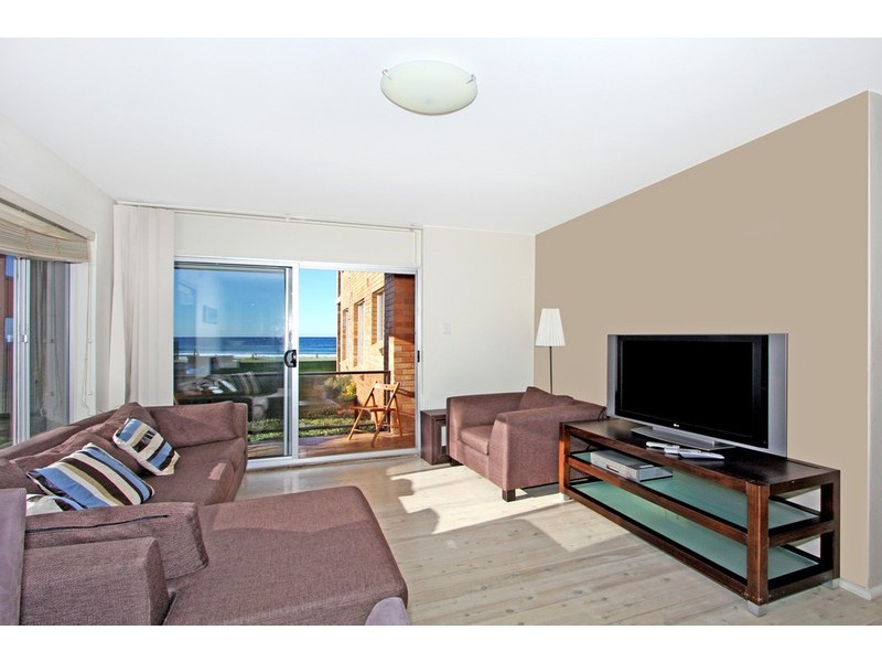 2/99 Avoca Drive, Avoca Beach NSW 2251