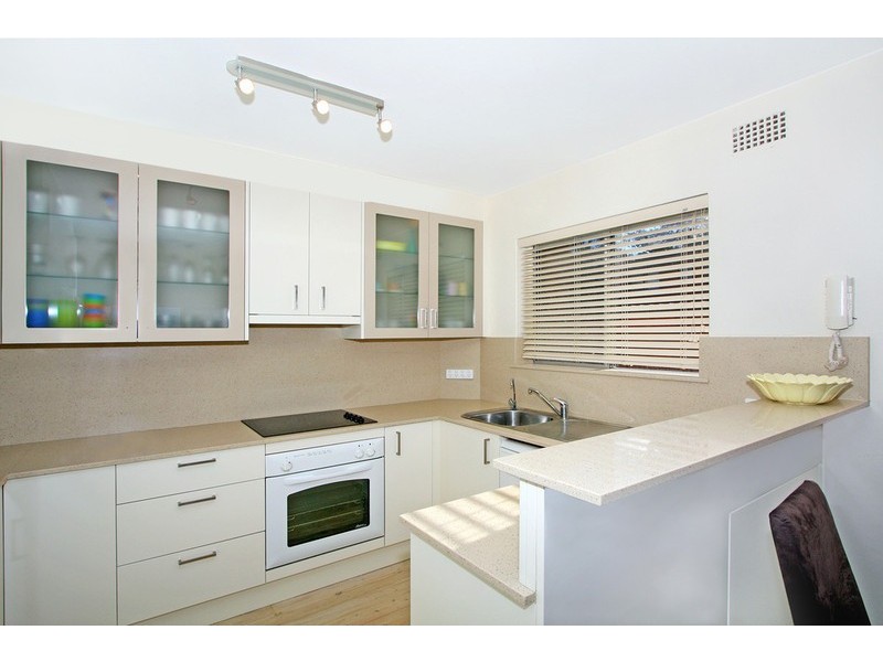 2/99 Avoca Drive, Avoca Beach NSW 2251