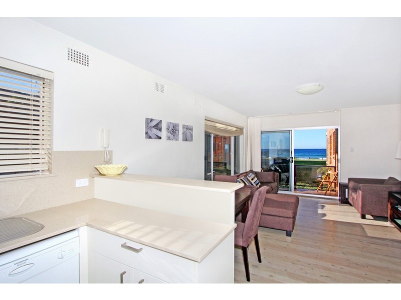 2/99 Avoca Drive, Avoca Beach NSW 2251