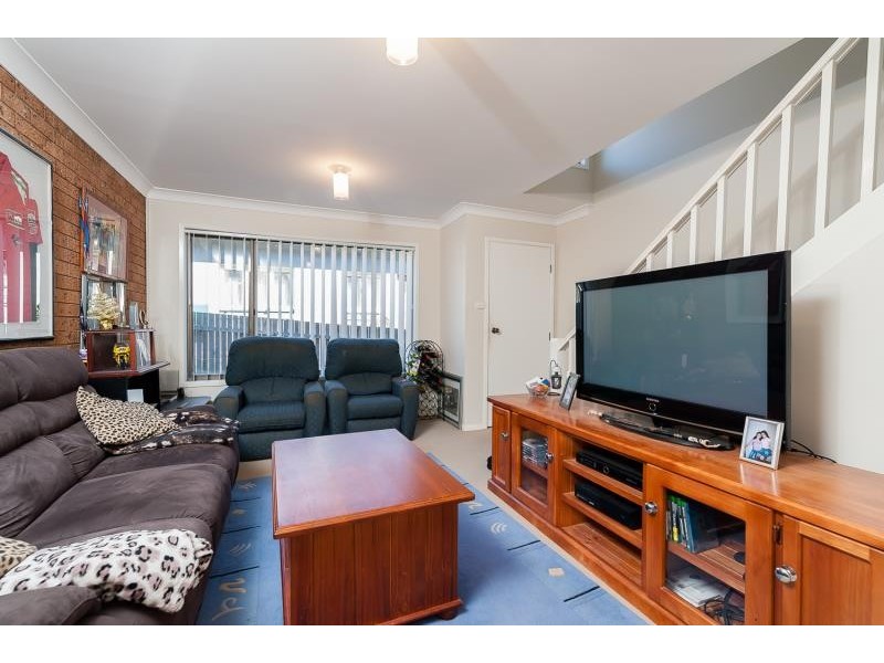 2/14 York Street, Point Frederick NSW 2250