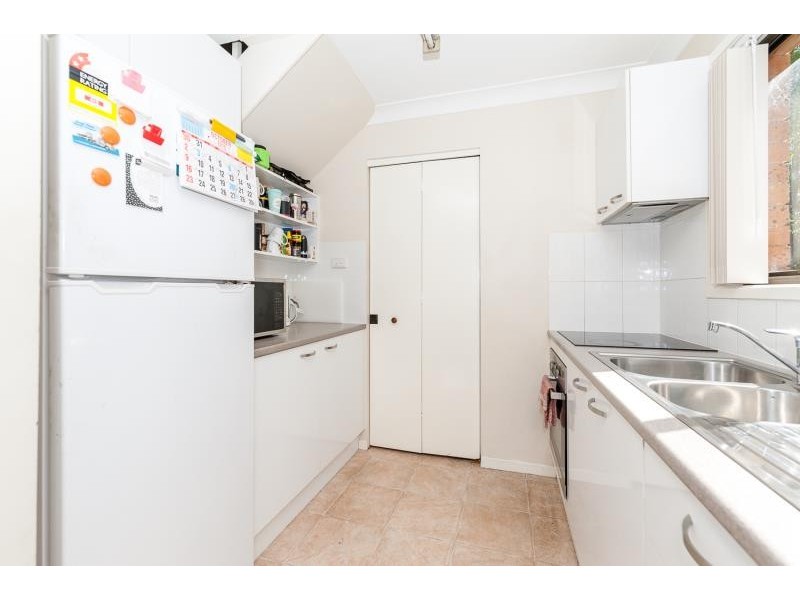 2/14 York Street, Point Frederick NSW 2250
