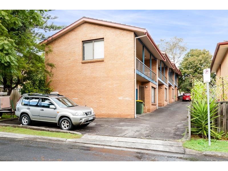 2/14 York Street, Point Frederick NSW 2250