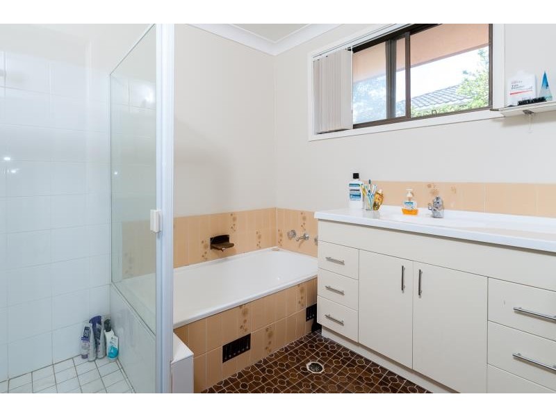 2/14 York Street, Point Frederick NSW 2250