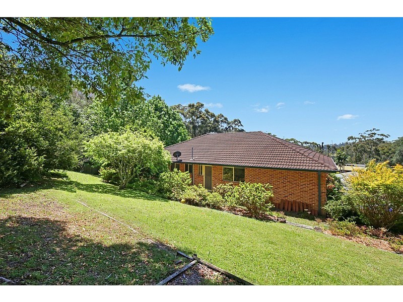 10 Moores Road, Avoca Beach NSW 2251