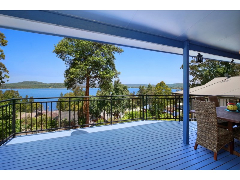 135 Broadwater Drive, Saratoga NSW 2251