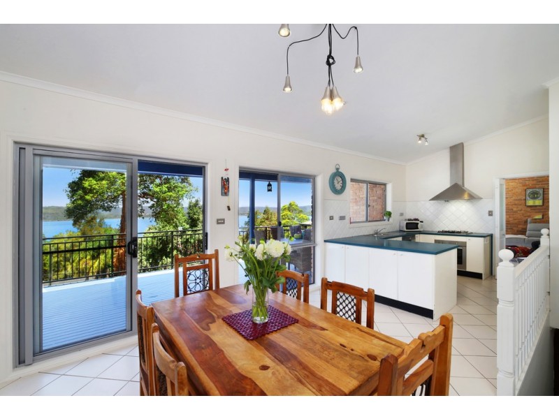 135 Broadwater Drive, Saratoga NSW 2251