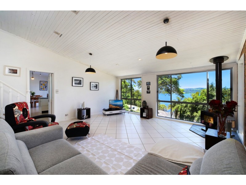 135 Broadwater Drive, Saratoga NSW 2251