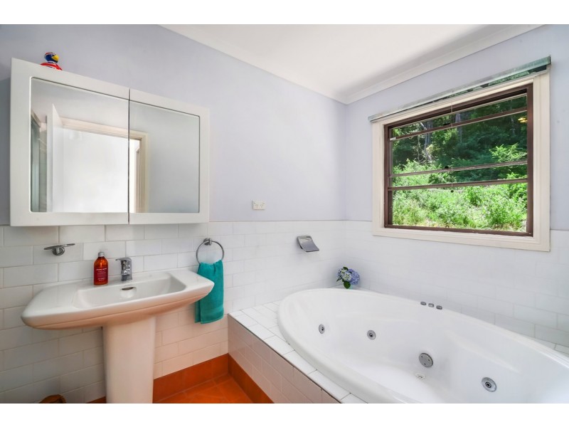 135 Broadwater Drive, Saratoga NSW 2251