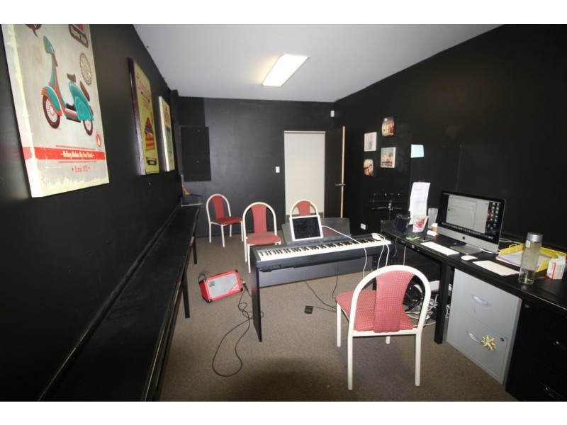 457 PACIFIC HIGHWAY, Wyoming NSW 2250