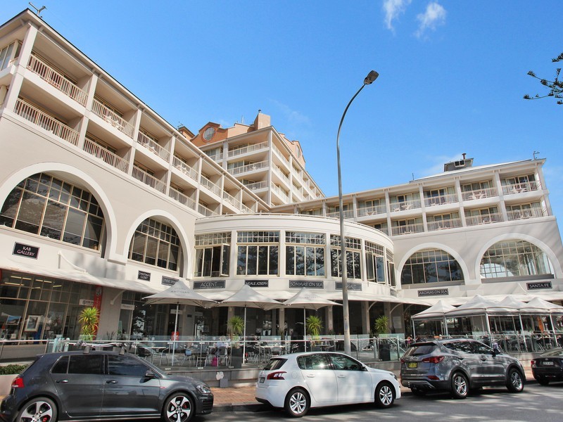 shops 2 and 3 Crowne Plaza, Pine Tree Lane, Terrigal NSW 2260