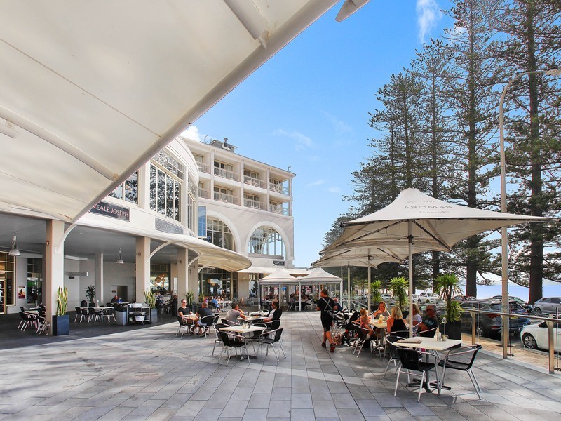 shops 2 and 3 Crowne Plaza, Pine Tree Lane, Terrigal NSW 2260