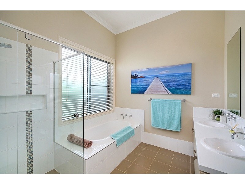 5 Figtree Bay Drive, Kincumber NSW 2251