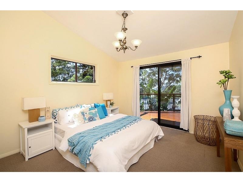 4 Beachcomber, North Avoca NSW 2260