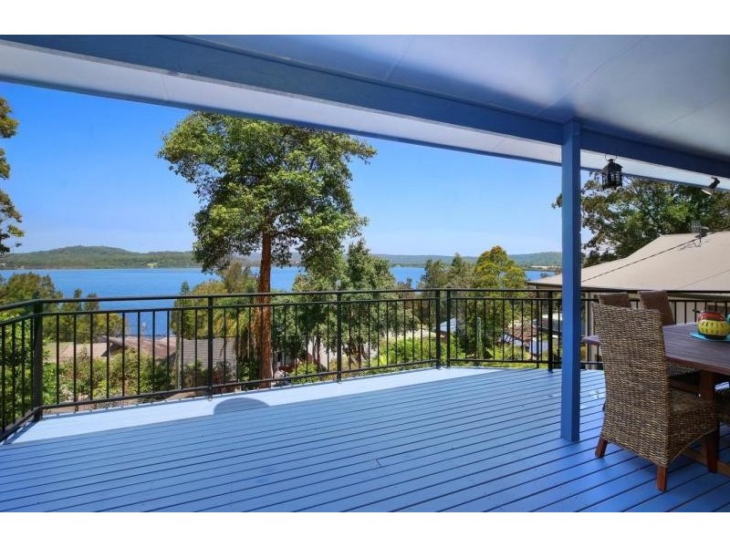 135 Broadwater Drive, Saratoga NSW 2251